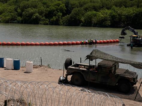 Rio Grande! A Story of Family Ties and Military Tensions on the US-Mexico Border